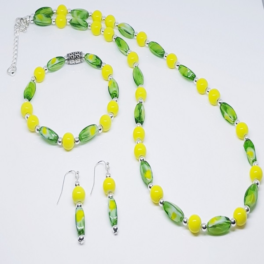 Peridot Swirl Glass Cut Twist Beaded Trio Set